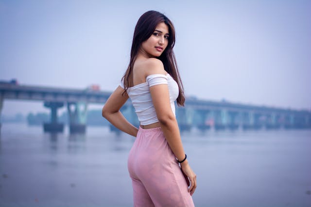 How Privacy is Maintained in Premium Escort Services saket call girls